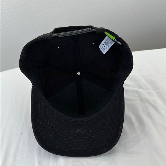 Nike Black Cap with White Logo - Picture 4 of 4